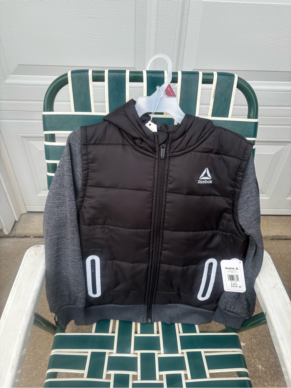 Reebok Boys 6/7 Black Puffer Front Hoodie with Gray Knit Sleeves NWT